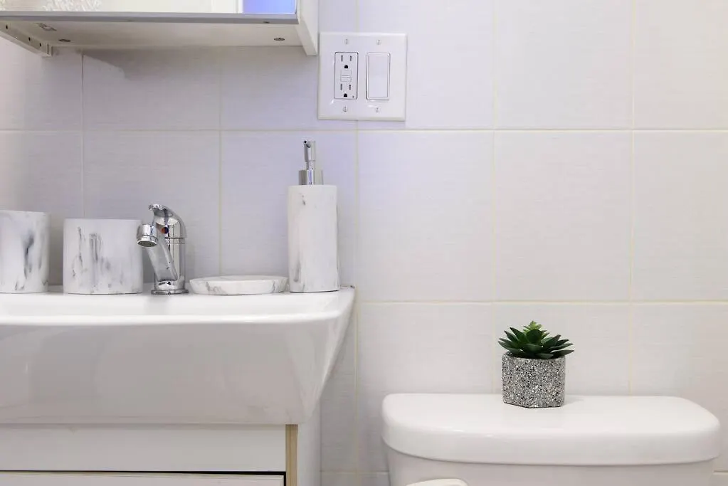 83-3W Ues Central Park Newly Furnished Xl Studio New York 0*,  États-Unis