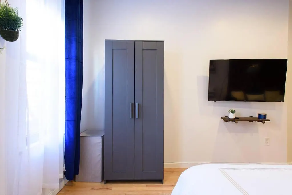 Appartement 83-3W Ues Central Park Newly Furnished Xl Studio New York États-Unis