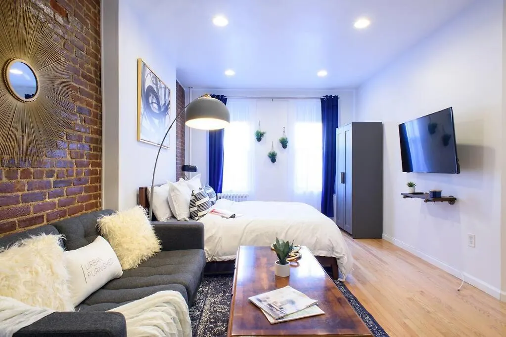 83-3W Ues Central Park Newly Furnished Xl Studio New York