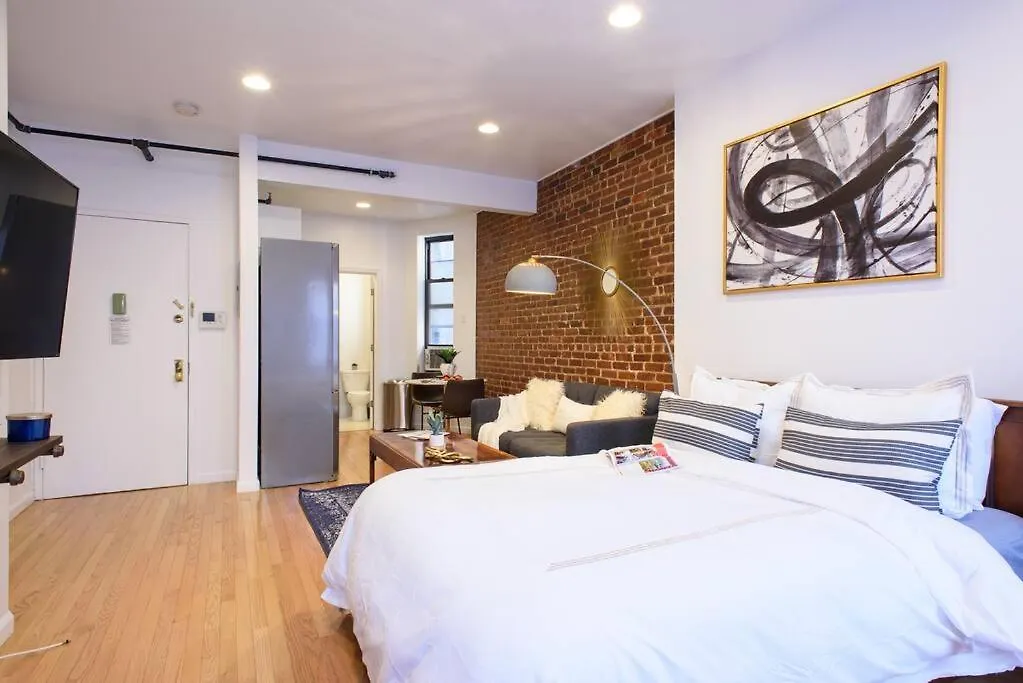83-3W Ues Central Park Newly Furnished Xl Studio New York Appartement